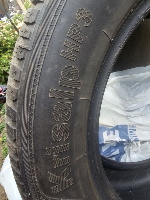 4 броя зимни гуми за джип Kleber