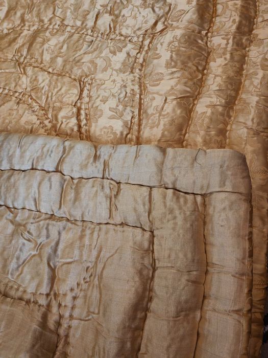 Plapuma umpluta cu lana  cu 2 fete, 200cm*165cm