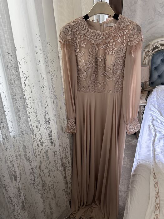 Вечернее платье