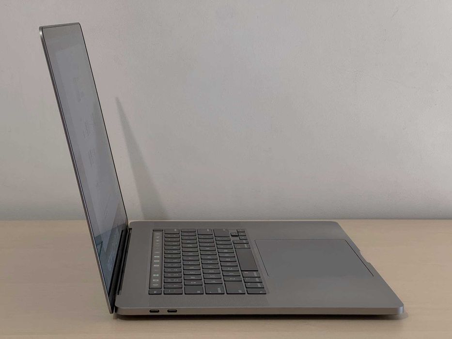 Бартер! Като НОВ! Macbook Pro 2019 Touch / 16 inch / i9 / 32GB / 1TB