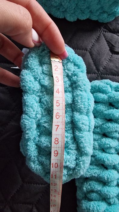 Бебешка шапка и ботушки handmade