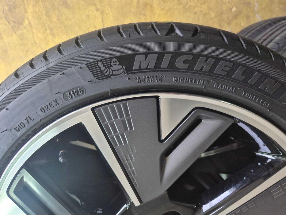 4 Anvelope de VARA - 215/45/18 - Michelin E-Primacy - NOI - DOT 2025 !