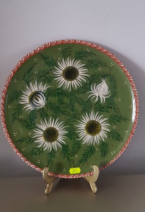 Farfurii vechi din ceramică