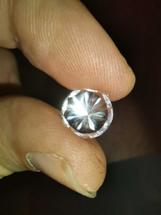 Цирконий Round Brilliant фасет