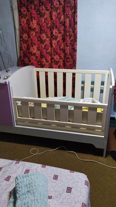 Детская кроватка с камодом