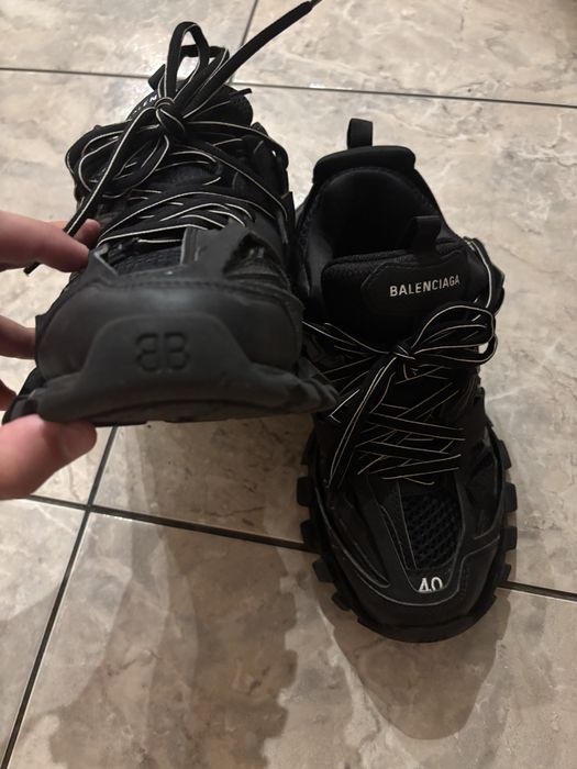 Balenciaga track