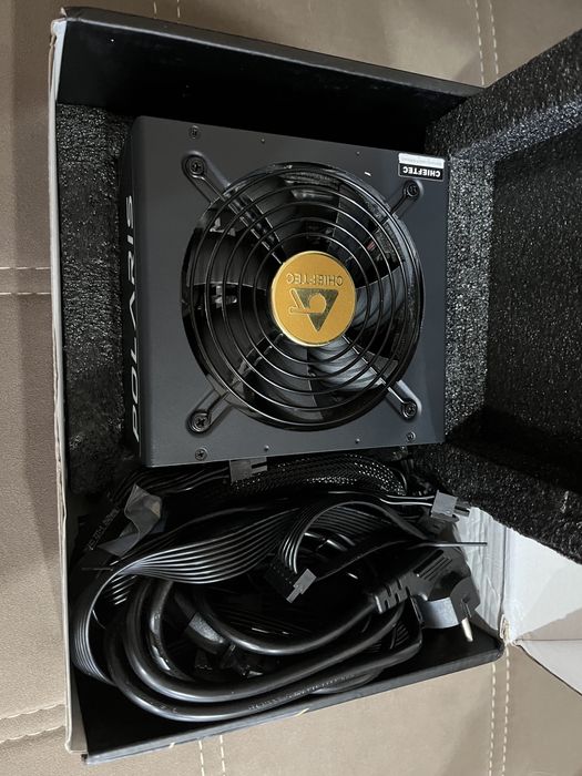 Блок питания Chieftec