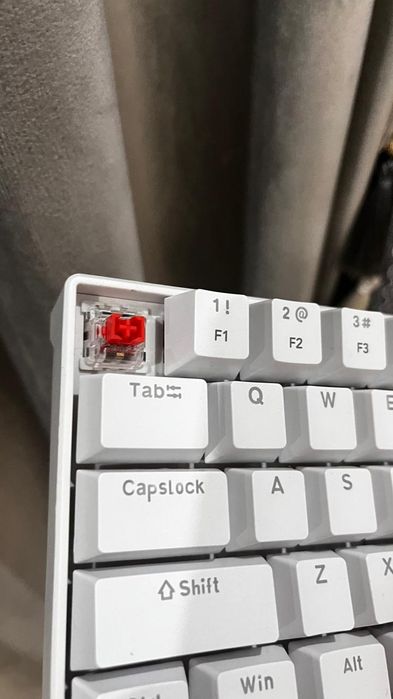 Продам клавиатуру