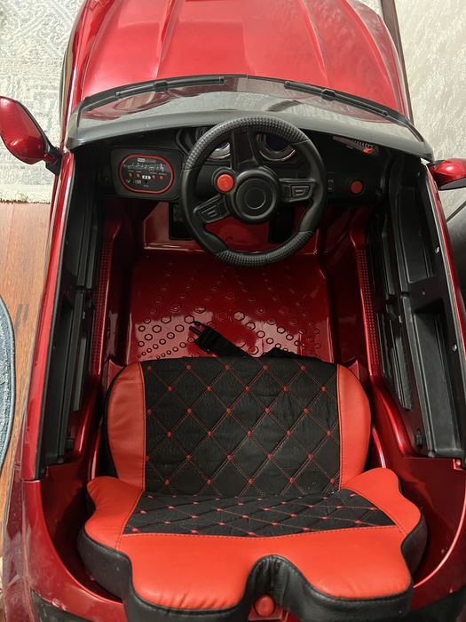 Машинка на пульте управления