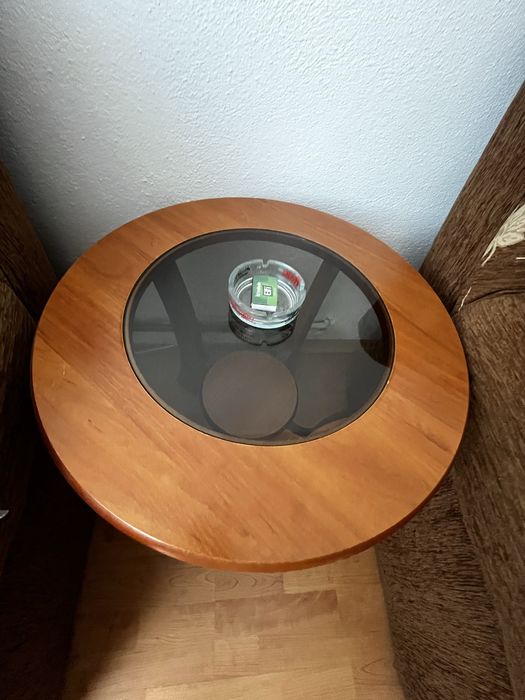 Set fotolii si masă de cafea