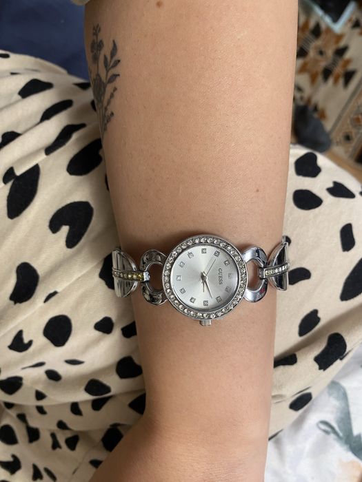 Ceas guess de moda de dama