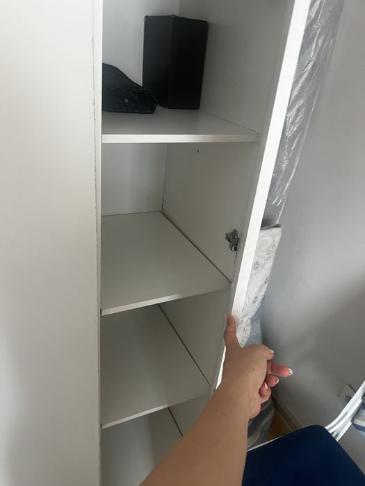 Белый шкаф для одежды