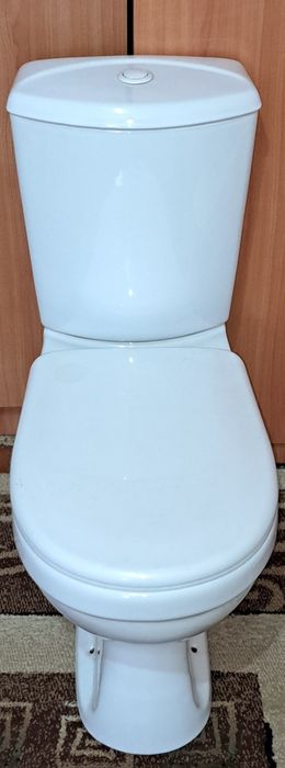Унитаз в сборе в отличном состоянии б/у