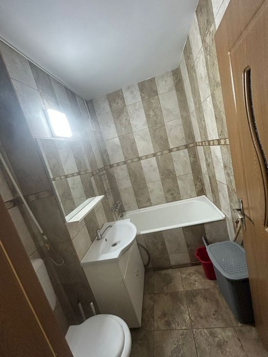 închiriez apartament cu 2 camere