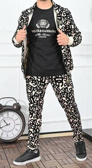 Compleu dama diferite modele