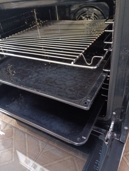 Свободно стояща печка с керамичен плот Gram 2 години гаранция!