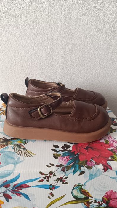 Продам осенние ботинки