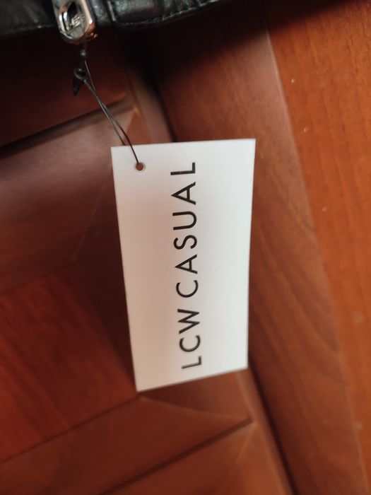 Продам новую кожаную куртку.