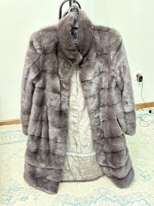 Шубы, двухсторонные, песец, длинные