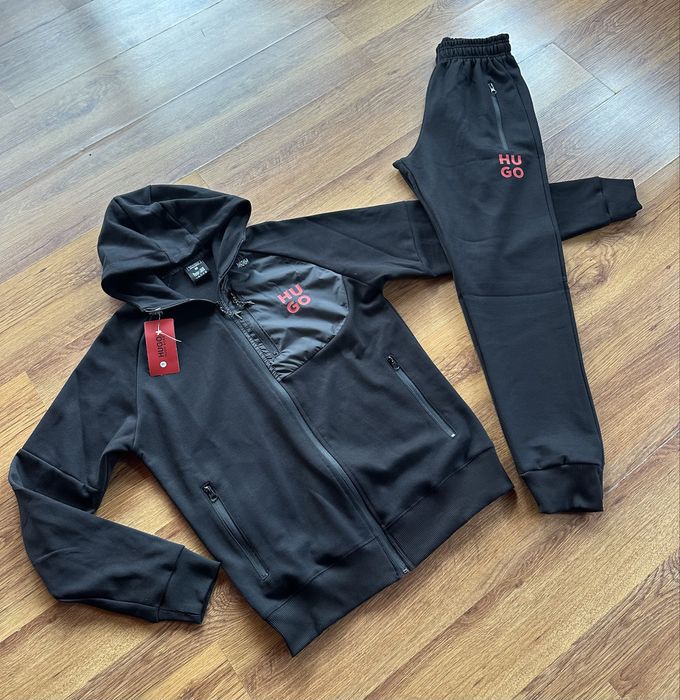 Мъжки,памучен,черен екип Hugo BOSS с червено лого