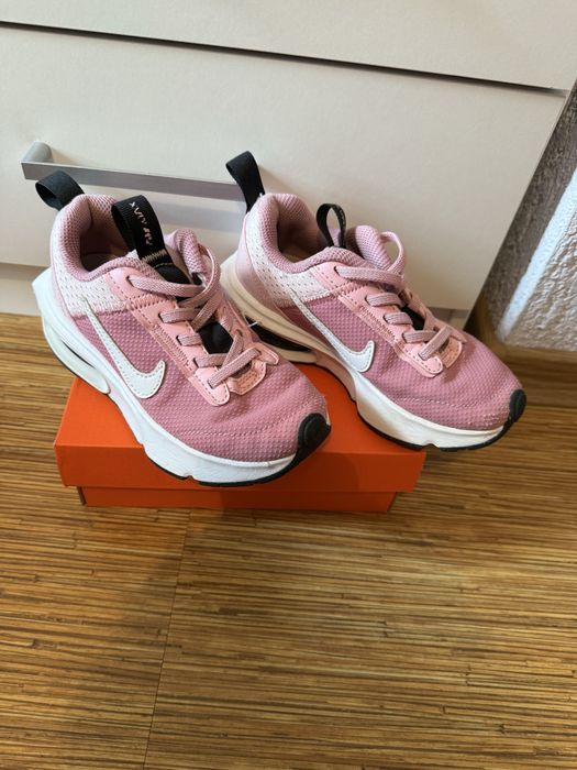 Изключително запазени детски обувки!