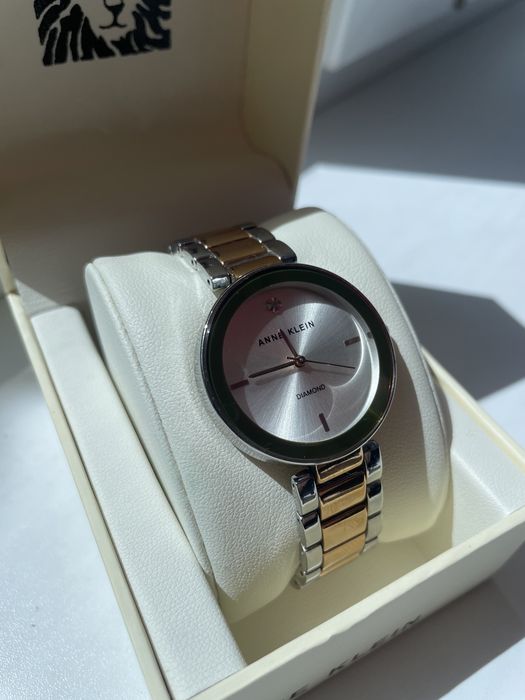 Часы женские anne klein