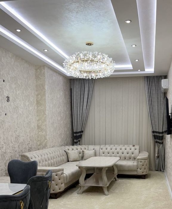 Угловой диван, каретная стяжка, новый