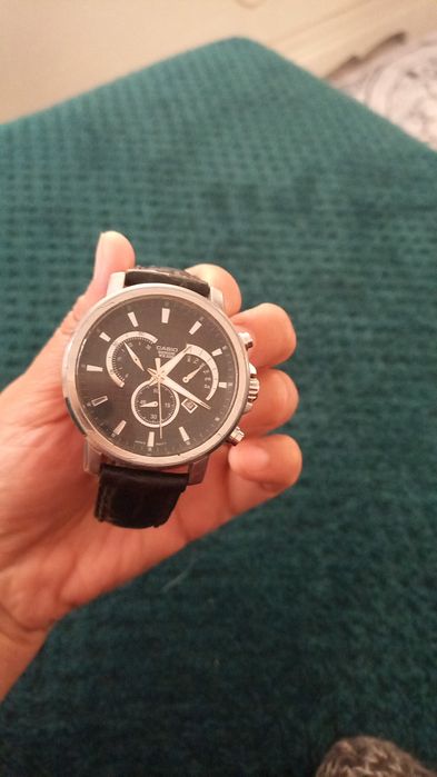 Casio часы рабочие нужно батарейку поменять!