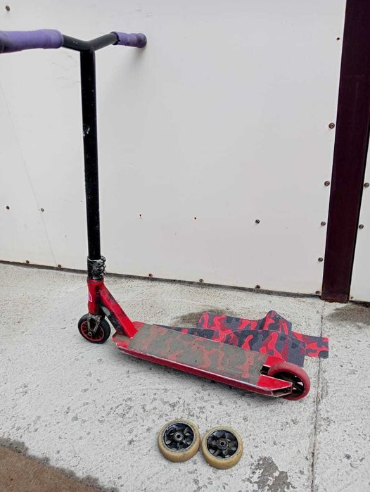 Продам трюковой самокат Chilli