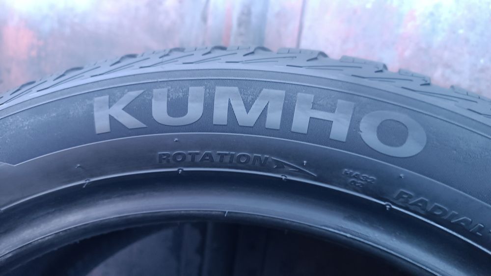 205/50/17 Kumho .