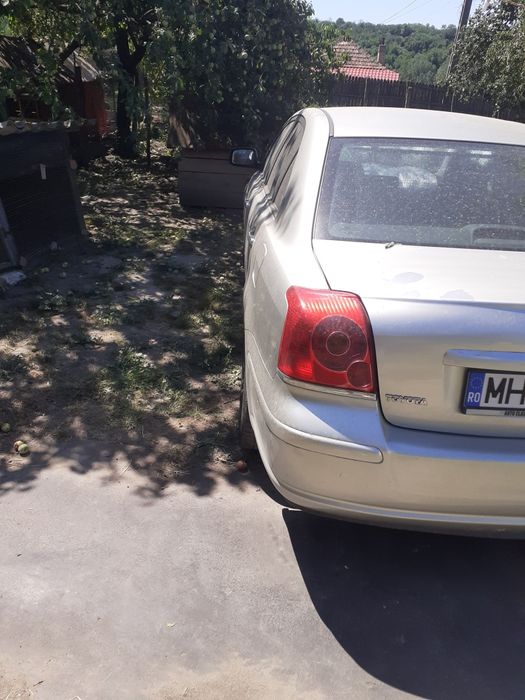 TOYOTA Avensis 2004 — imagine 4