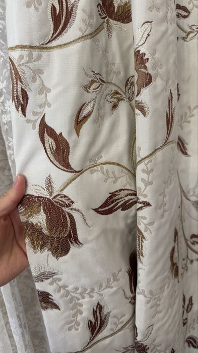 Продам шторы в гостиную