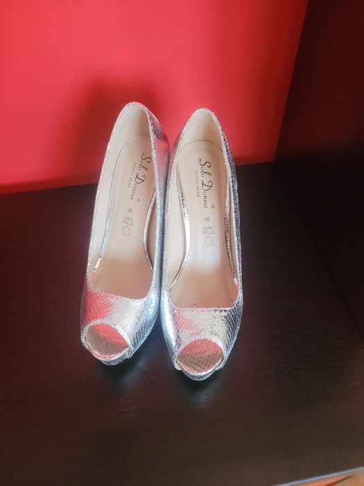 Pantofi eleganti