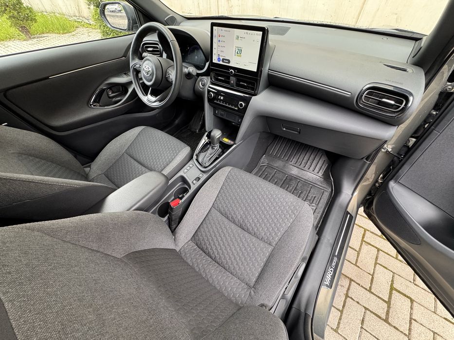 Toyota Yaris Cross 1.5 Hybrid Dynamic FWD 2025 usor avariat bara fata