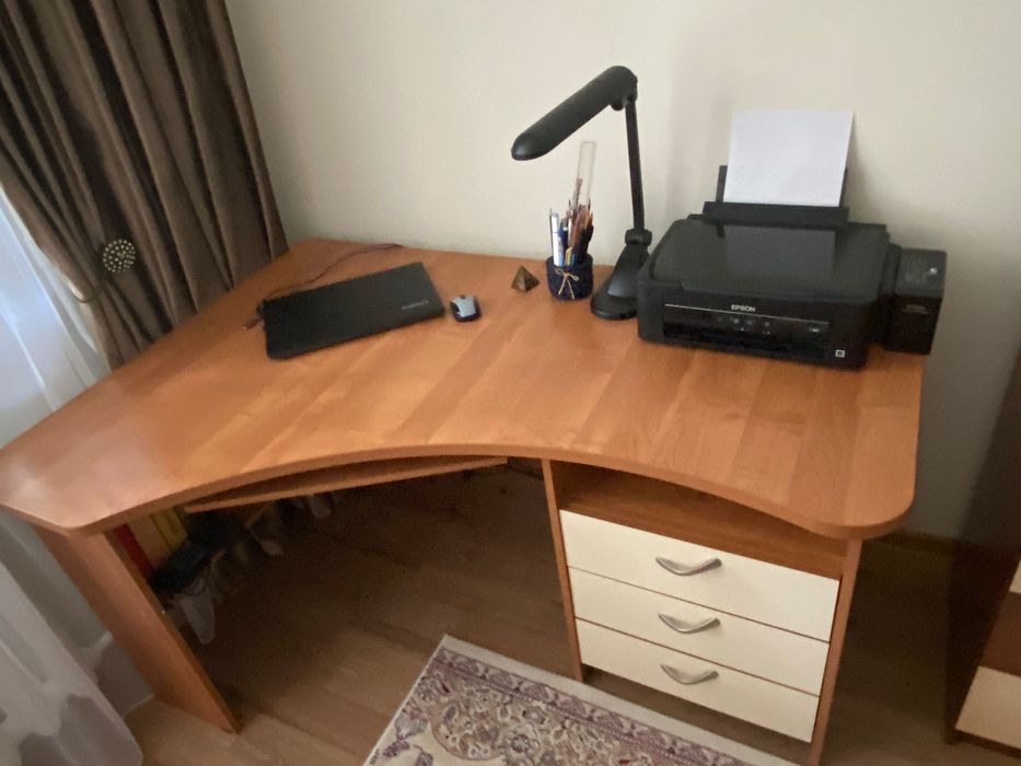 Стол ученический угловой