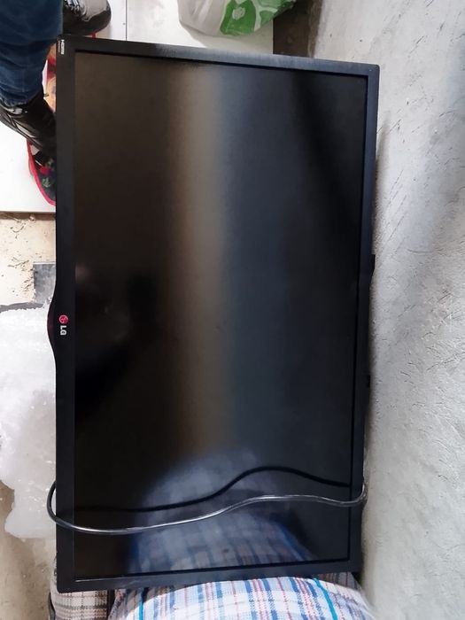 Телевизор LG состояние отличное