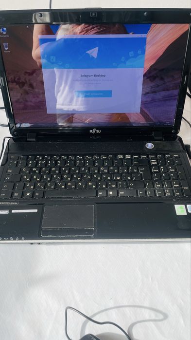 Ноутбук FUJITSI AH 531