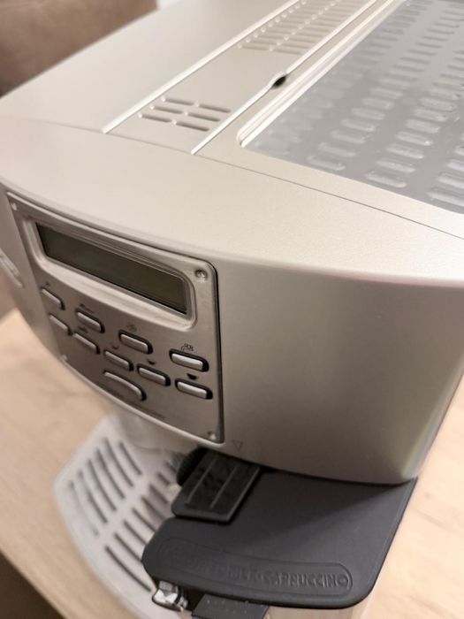 Expresor Delonghi Magnifica