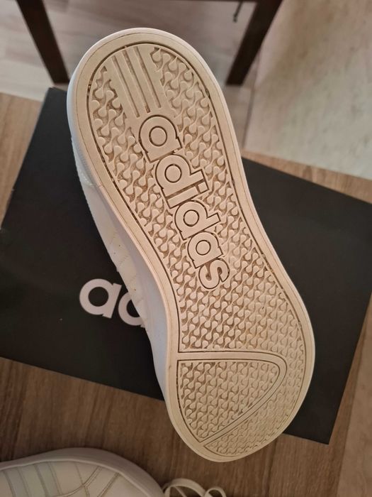 Бели кецове ADIDAS - Номер 43