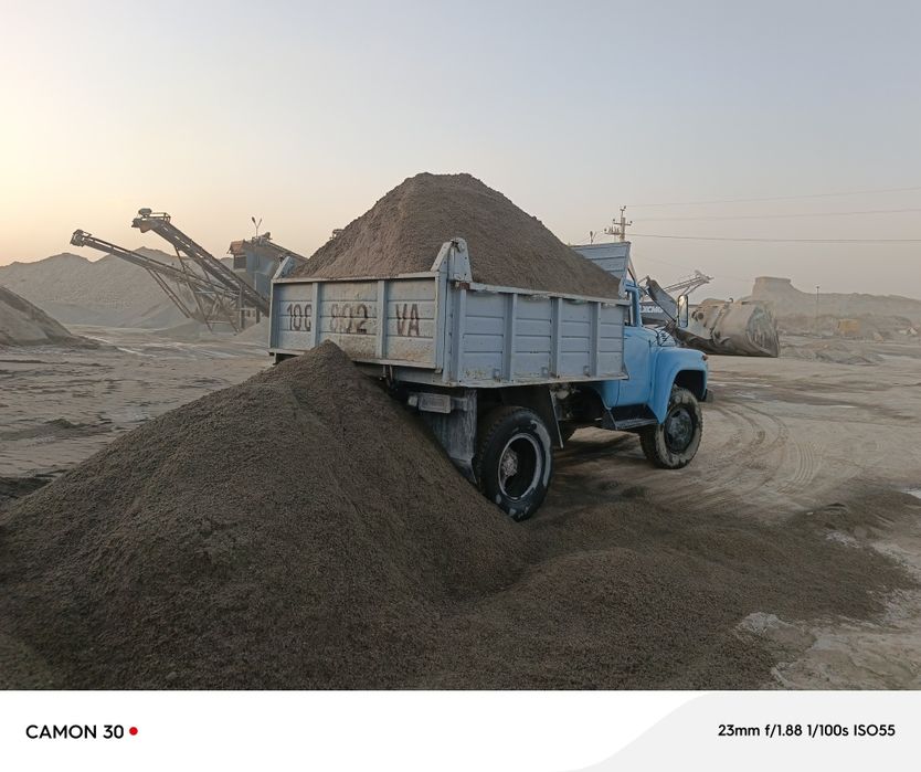 Zil samosva 1989 ural mator yahshi xolatda