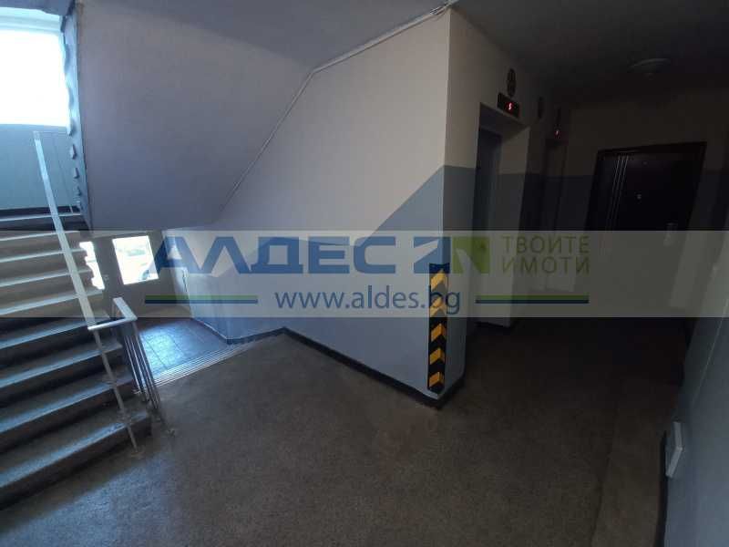 Просторен, непреходен двустаен ап. в Сухата Река!