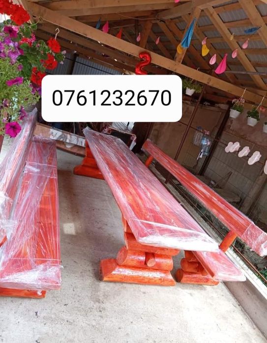 Balansoare si mese din lemn