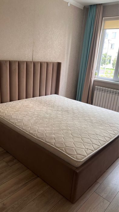 Двухспальная кровать