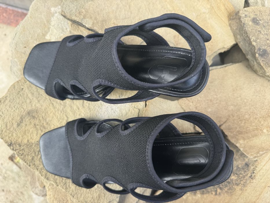 Дамски сандали за широк крак