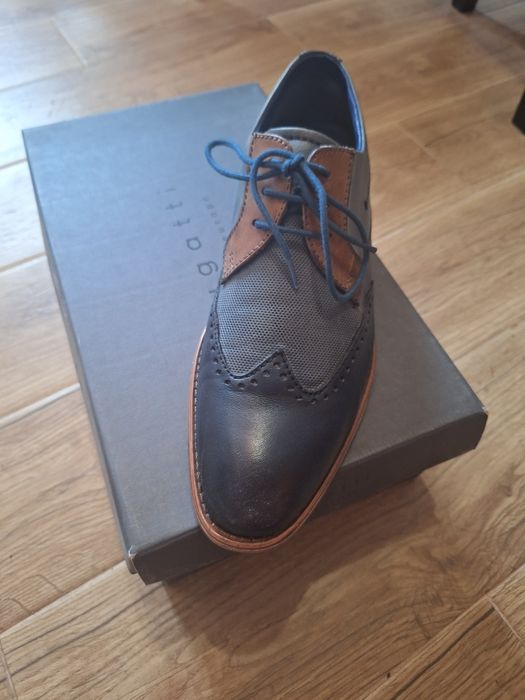 Pantofi Bugatti,  marimea 42, purtați o singură dată, Noi, preț  100 l