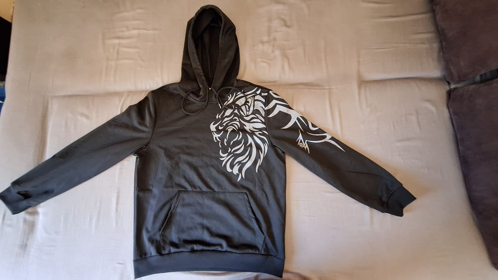 Hanorac cu imprimeu Leu pe partea stângă