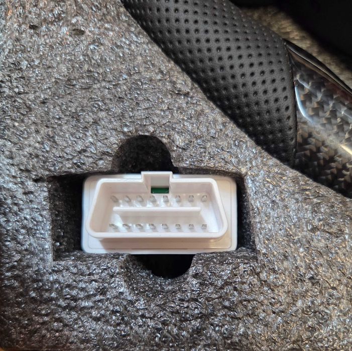 М спорт карбонов волан за БМВ Ф10 Ф11 Ф07 BMW F10 F11 F07 с дисплей