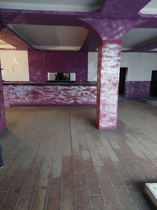 VÎND URGENT  spațiu comercial Pretabil Saună/Piscină apă sărată