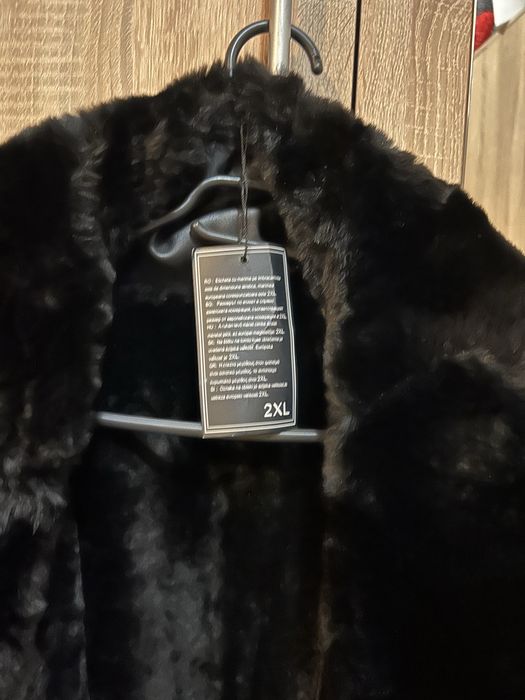 Jacheta/ geaca de piele cu blana