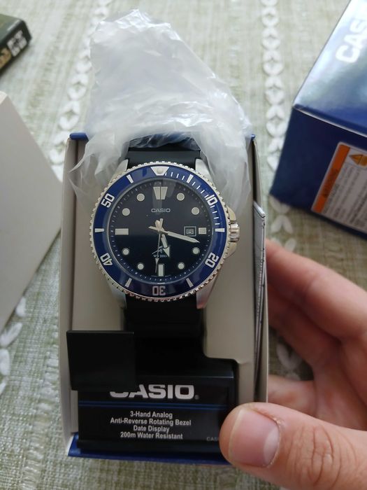 Часовник Casio Duro син 44 мм